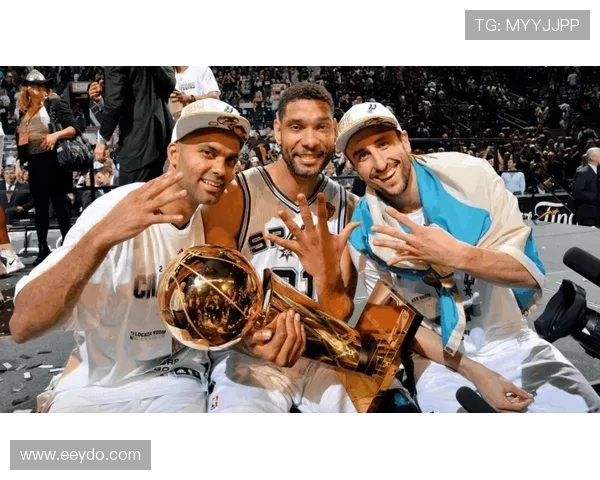 那不勒斯官宣安布罗西诺与韦尔加拉续约至2030展现俱乐部长期建队决心