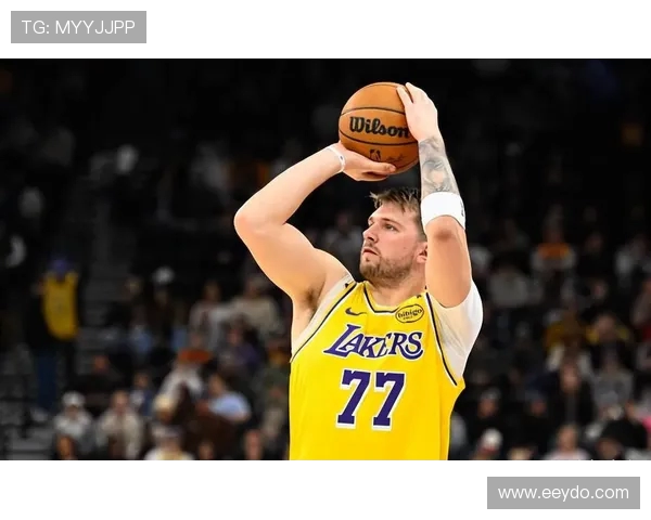 原创NBA历史第一人！詹皇复出首战11分12助攻创纪录，东契奇37+10，湖人逆转爵士