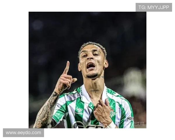 贝蒂斯进球后安东尼在包厢内庆祝，遭塞维球迷辱骂、扔杂物